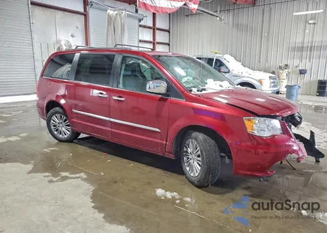 2015 Chrysler Town & Country Touring L z USA, uszkodzony, nr VIN 2C4RC1CG3FR545976